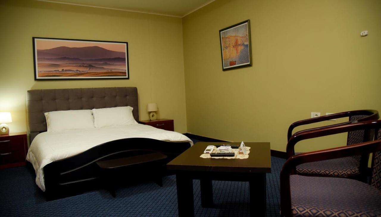 Imperial Hotel Ih エルバサン エクステリア 写真