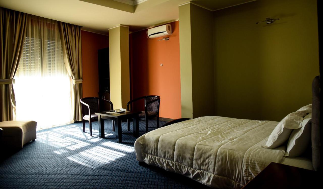 Imperial Hotel Ih エルバサン エクステリア 写真