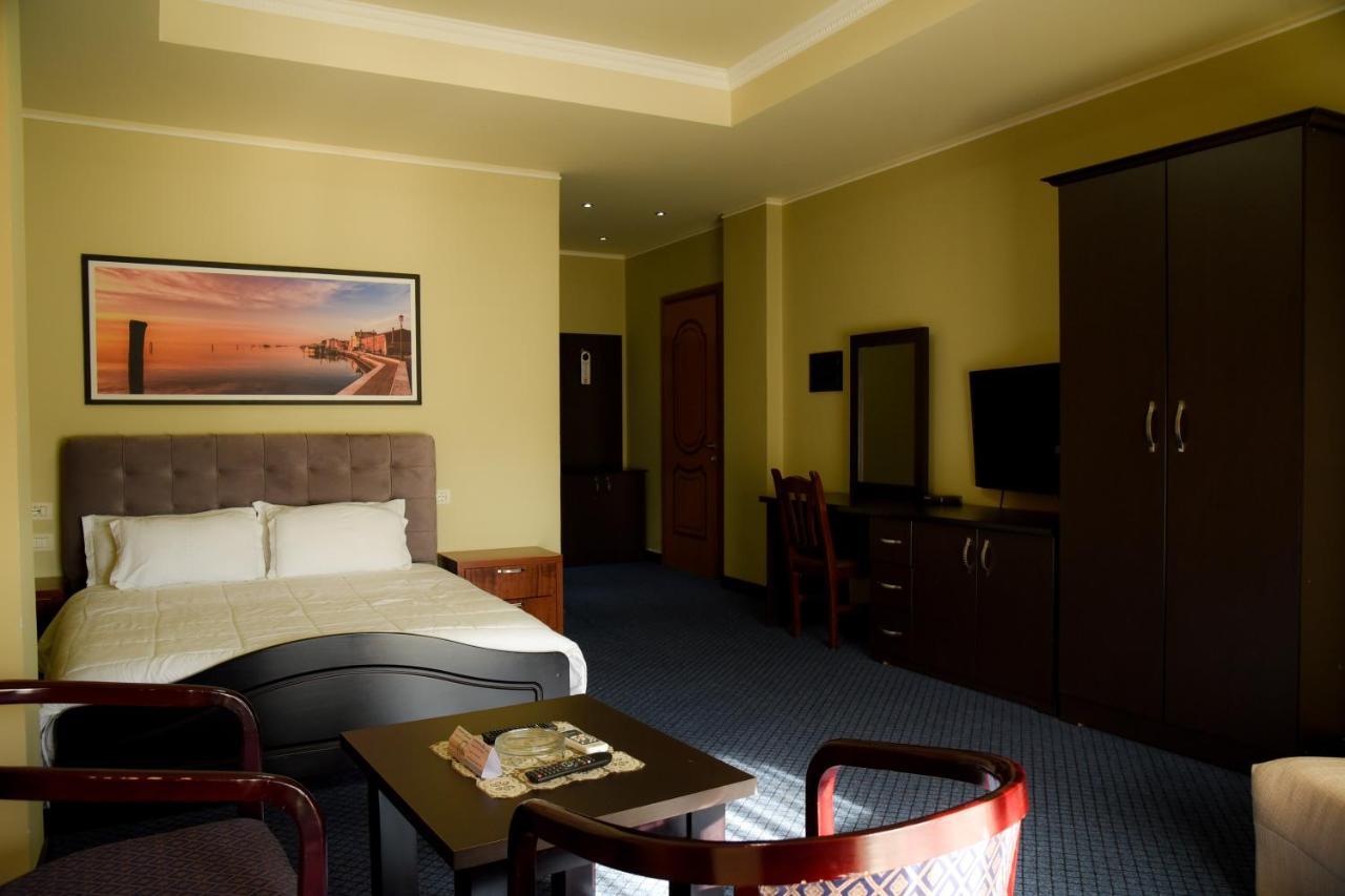 Imperial Hotel Ih エルバサン エクステリア 写真
