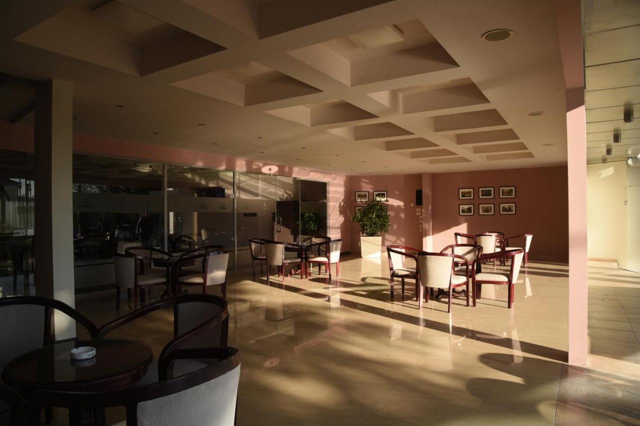 Imperial Hotel Ih エルバサン エクステリア 写真