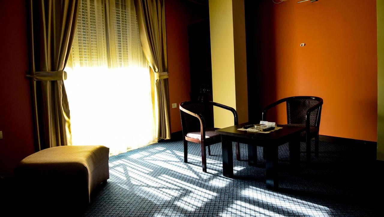 Imperial Hotel Ih エルバサン エクステリア 写真