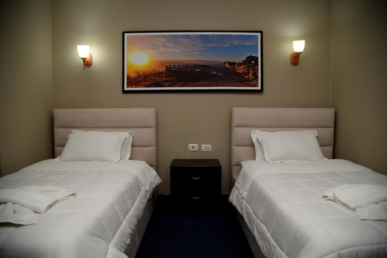 Imperial Hotel Ih エルバサン エクステリア 写真